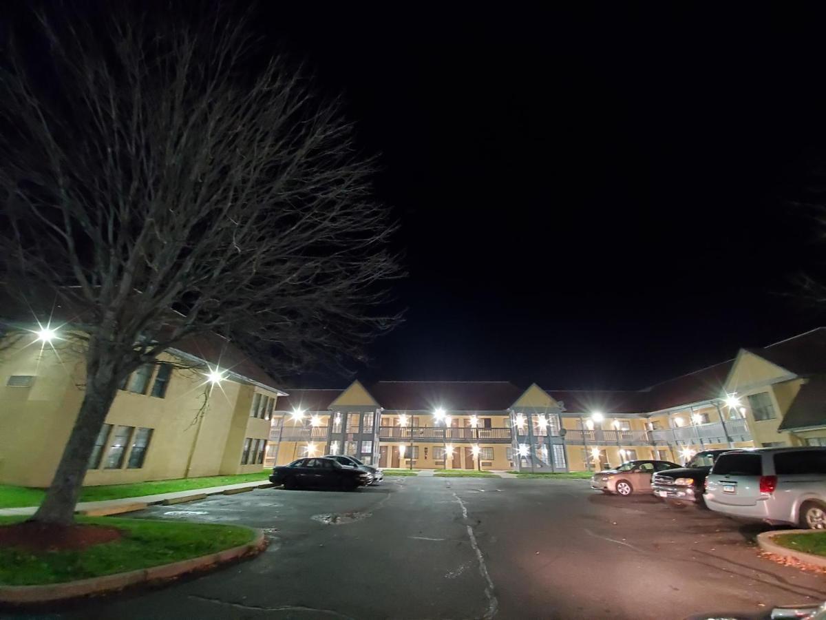 Travel Inn Motel Гартфорд Екстер'єр фото