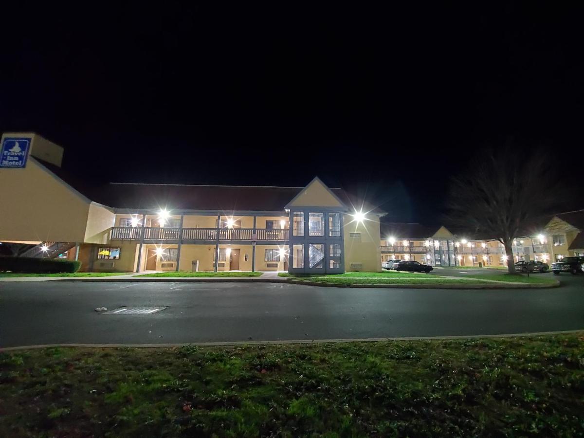 Travel Inn Motel Гартфорд Екстер'єр фото