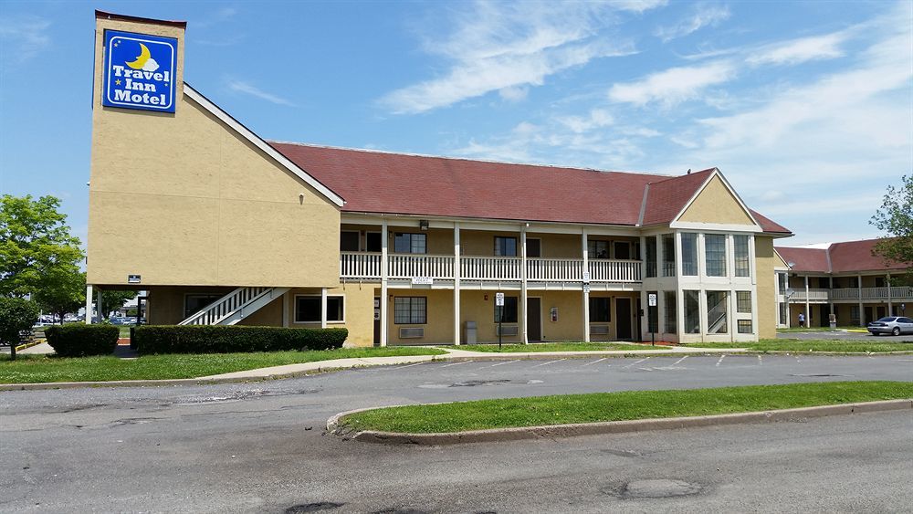 Travel Inn Motel Гартфорд Екстер'єр фото